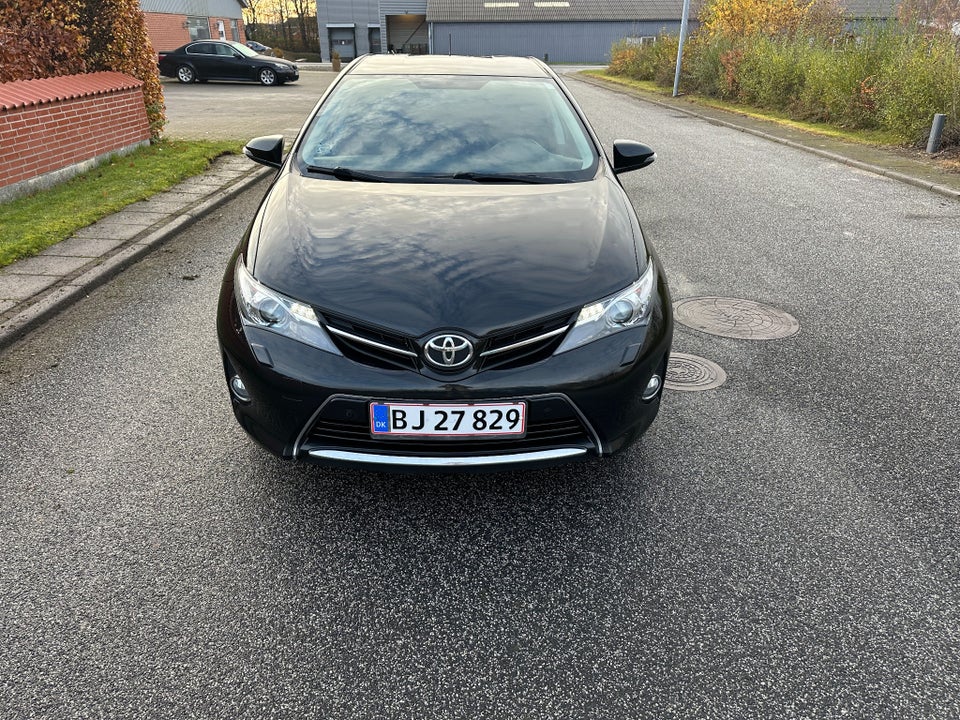 Toyota Auris 1,6 T2+ 5d