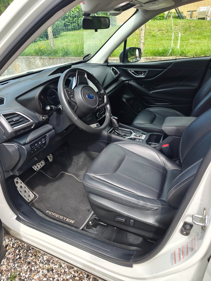 Subaru Forester 2,0 e-Boxer Summit L-tr. 5d