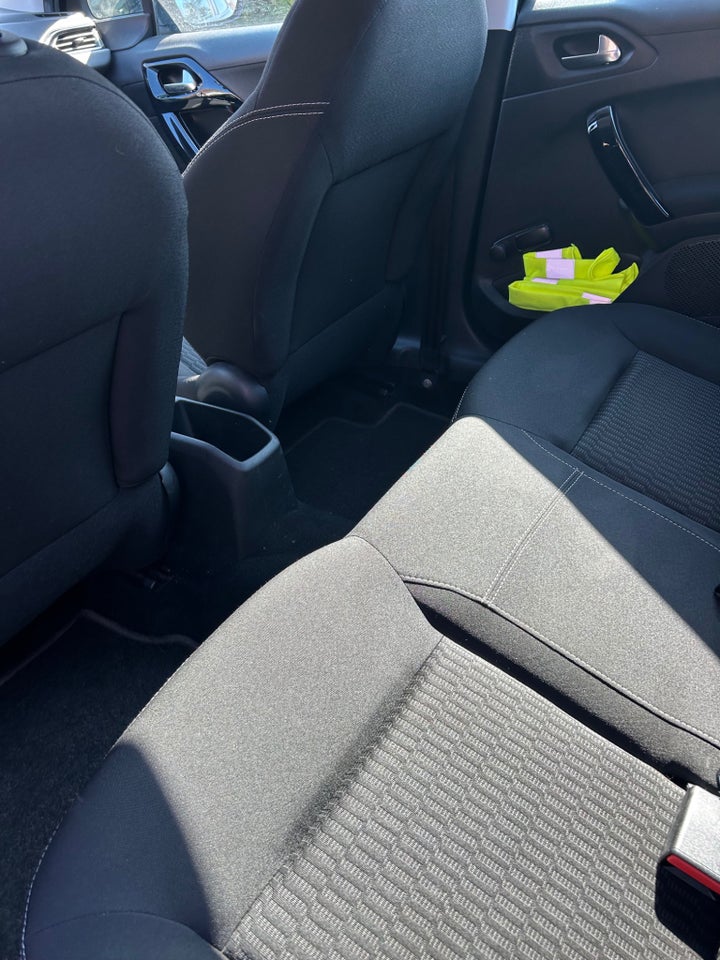 Peugeot 208 1,2 VTi Active 5d