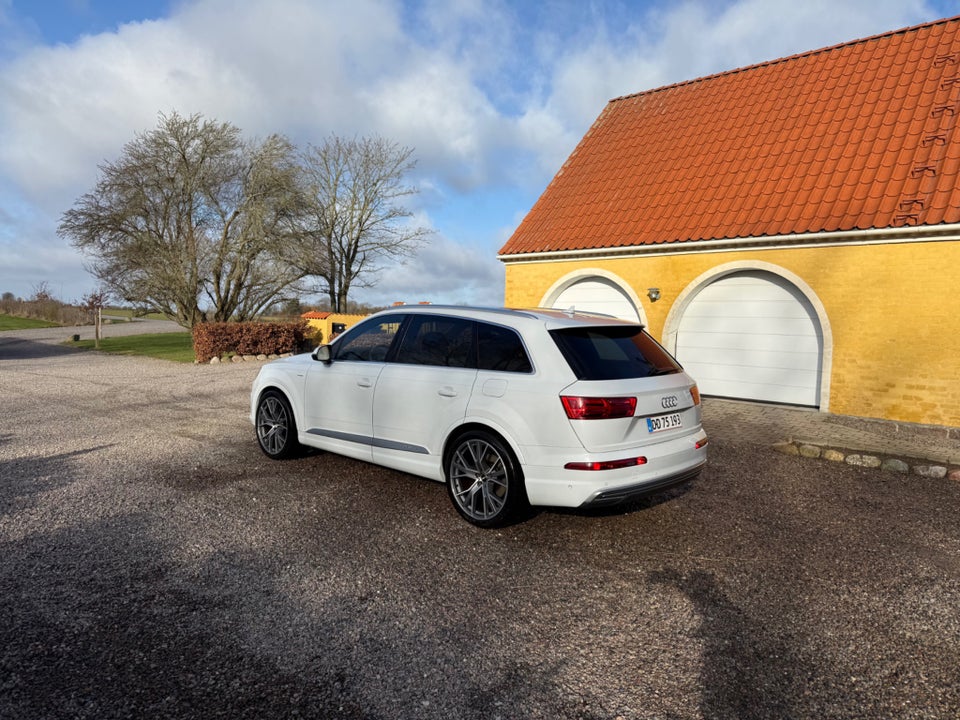Audi Q7 3,0 TDi e-tron quattro Tiptr. 5d