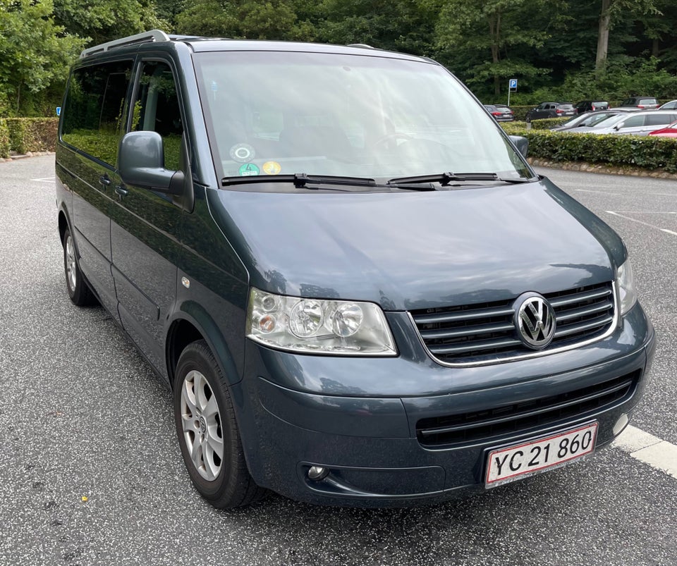 VW Multivan 2,5 TDi 130 Highline 7prs 5d