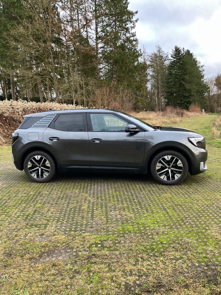 Ford Explorer 82 Premium Extended Range 5d