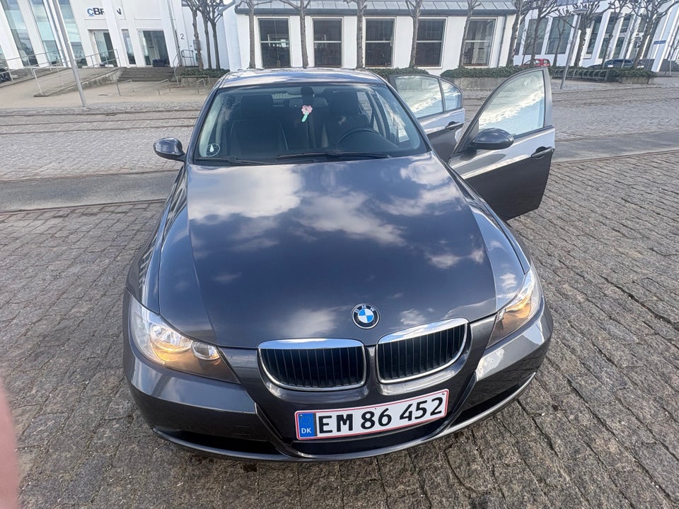 BMW 320i 2,0 aut. 4d