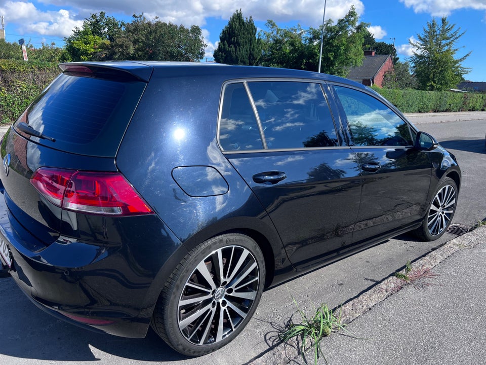 VW Golf VII 1,6 TDi 105 Comfortline Variant DSG BM 5d