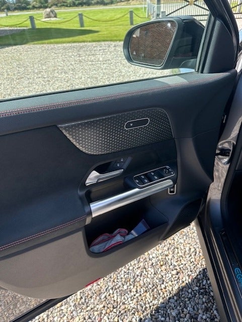 Mercedes EQA300 AMG Line 4Matic 5d