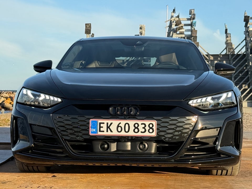 Audi e-tron GT quattro 4d