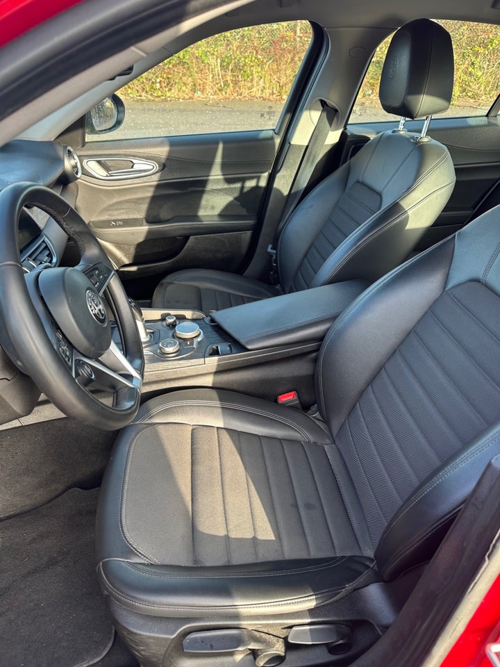 Alfa Romeo Giulia 2,0 T 200 Super aut. 4d