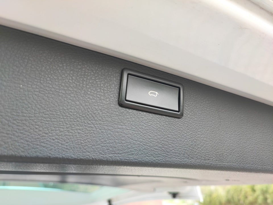 VW Multivan 2,0 TDi 150 Highline DSG kort