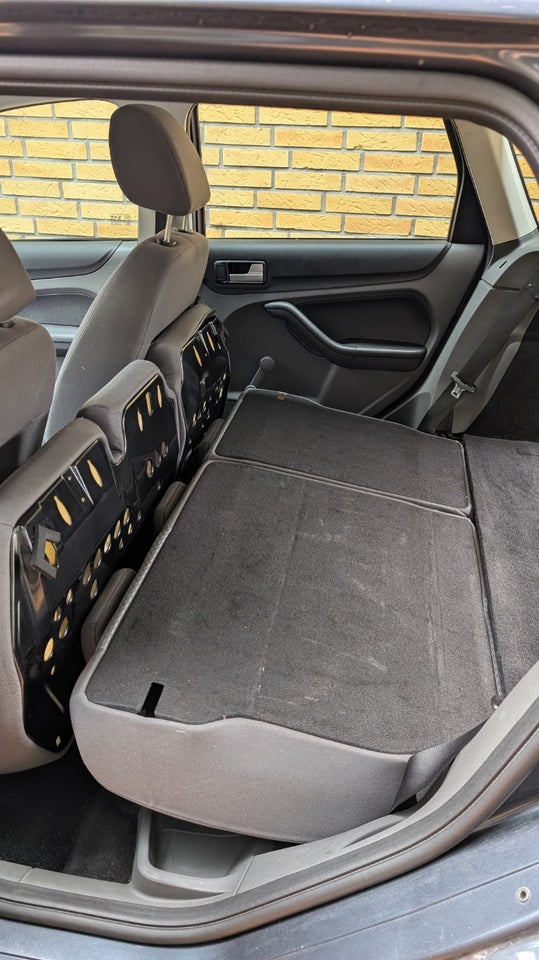 Ford Focus 1,6 Trend 100 5d