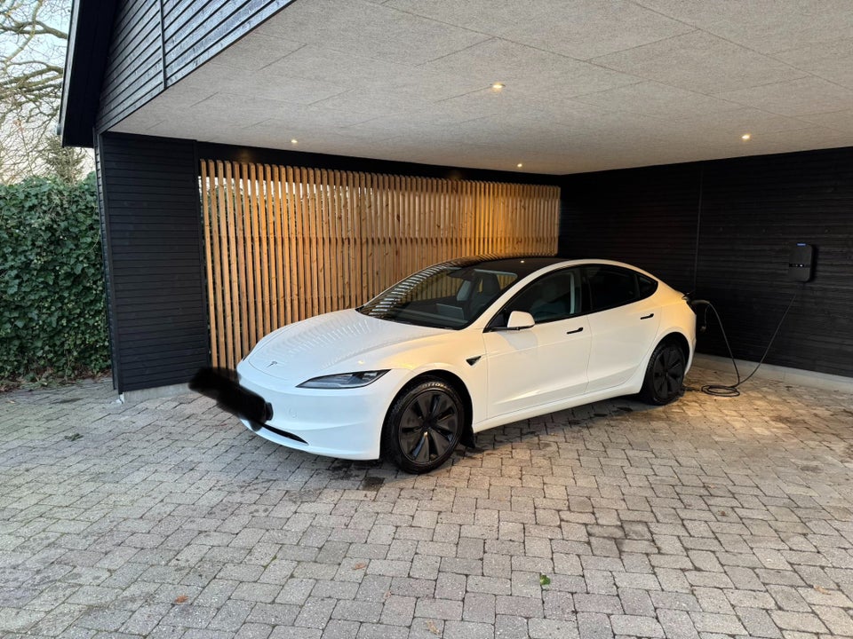 Tesla Model 3 RWD 4d