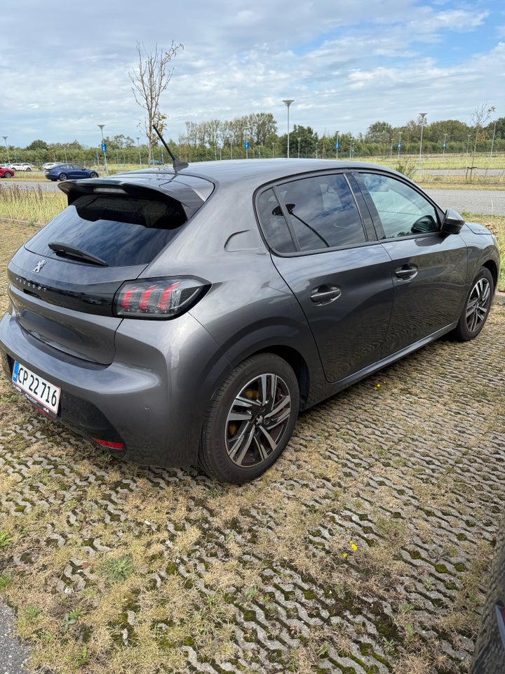 Peugeot 208 1,2 PureTech 100 Active EAT8 5d