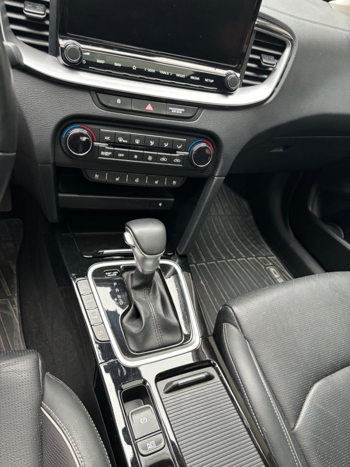 Kia Ceed 1,6 PHEV Upgrade Premium SW DCT 5d