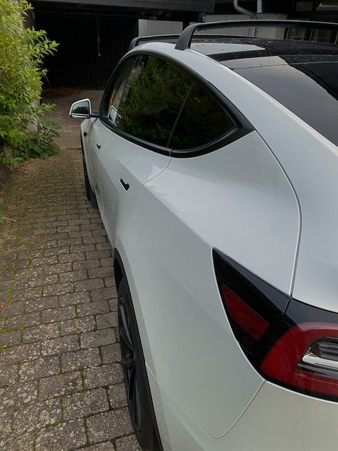 Tesla Model Y Long Range AWD 5d