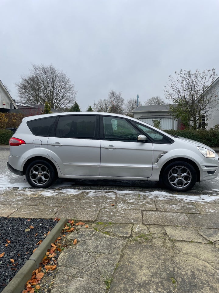 Ford S-MAX 2,0 TDCi 140 Titanium 7prs 5d