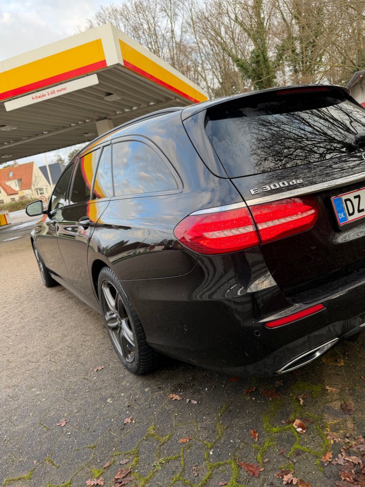 Mercedes E300 de 2,0 AMG Line stc. aut. 5d