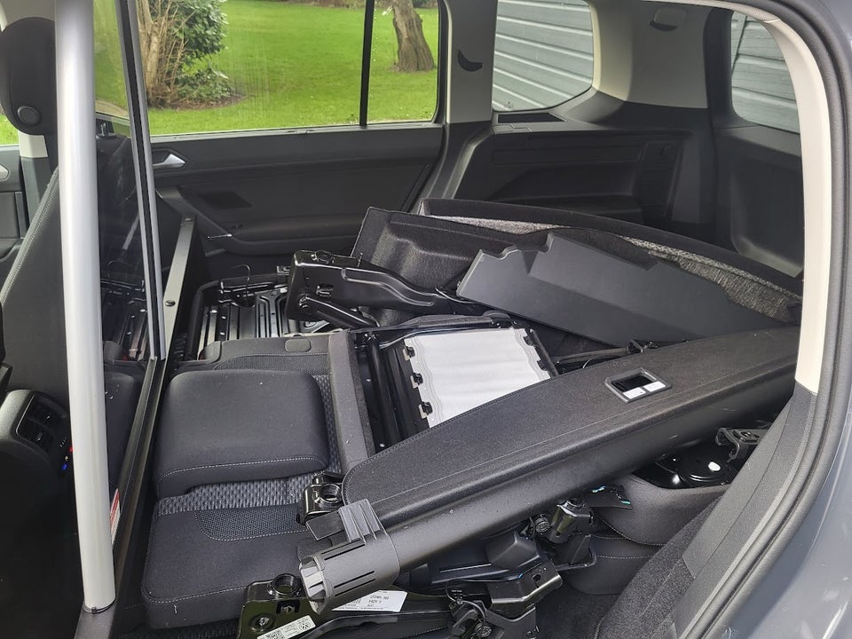 VW Touran 2,0 TDi 115 Comfortline Family DSG Van 5d