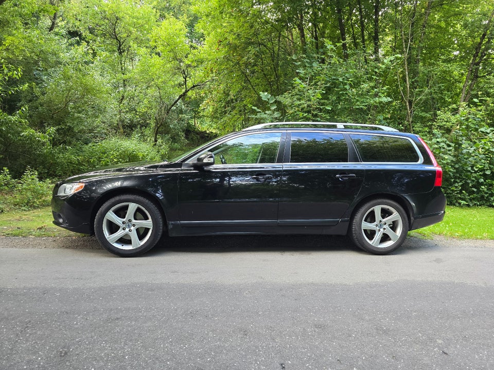 Volvo V70 2,4 D5 205 Summum aut. 5d