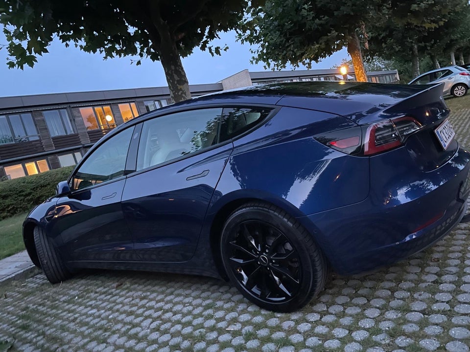 Tesla Model 3 Long Range AWD 4d