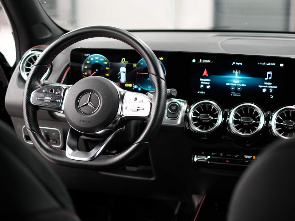 Mercedes EQB300 AMG Line 4Matic 5d