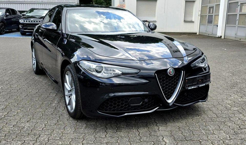 Alfa Romeo Giulia 2,0 T 280 Veloce aut. Q4 4d
