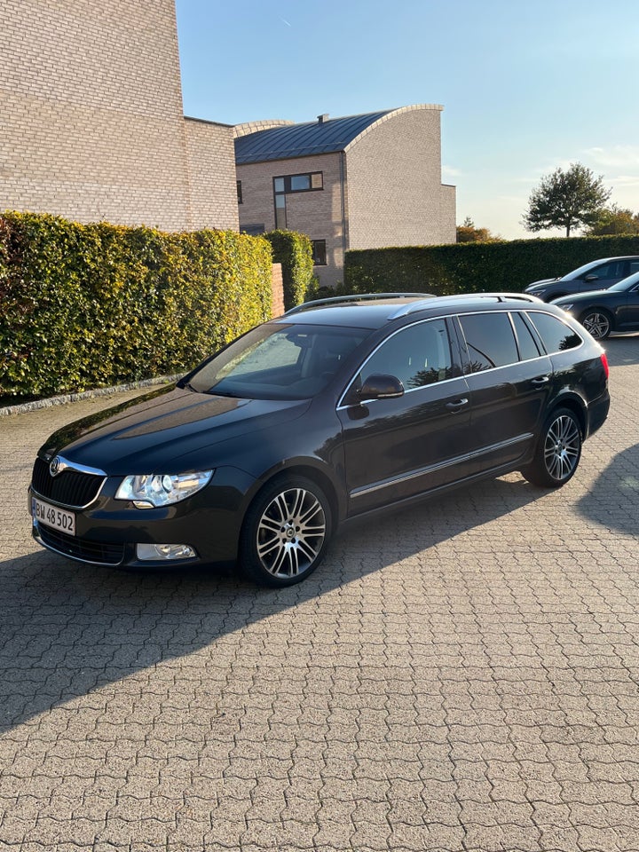 Skoda Superb 1,8 TSi 160 Elegance Combi DSG 5d