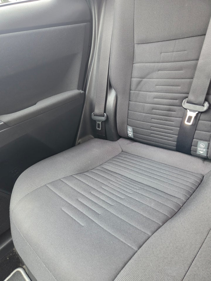 Toyota Auris 1,8 Hybrid H4 CVT 5d