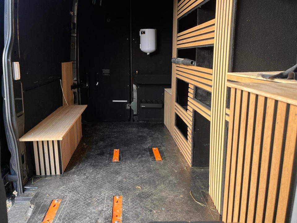 VW Crafter 35 2,0 TDi 140 Ladvogn L3