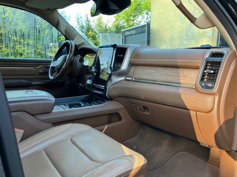 Dodge RAM 1500 5,7 V8 Hemi Longhorn aut. 4d