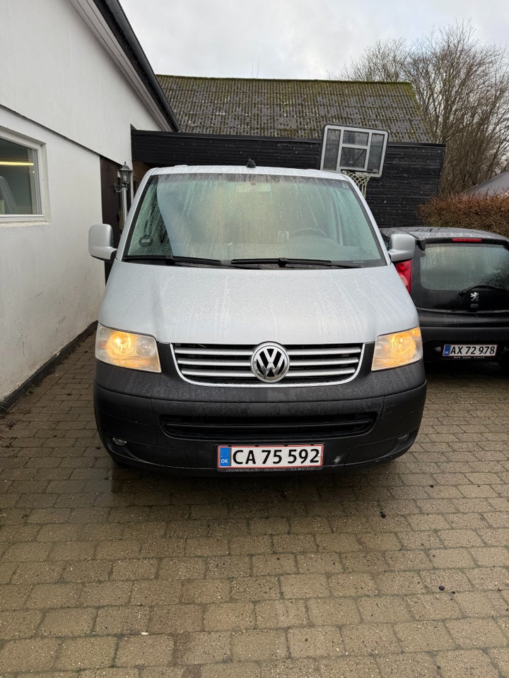 VW Shuttle 2,5 TDi 130 4d