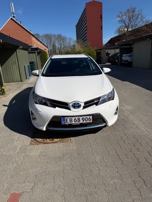 Toyota Auris 1,8 Hybrid H2+ Touring Sports CVT 5d
