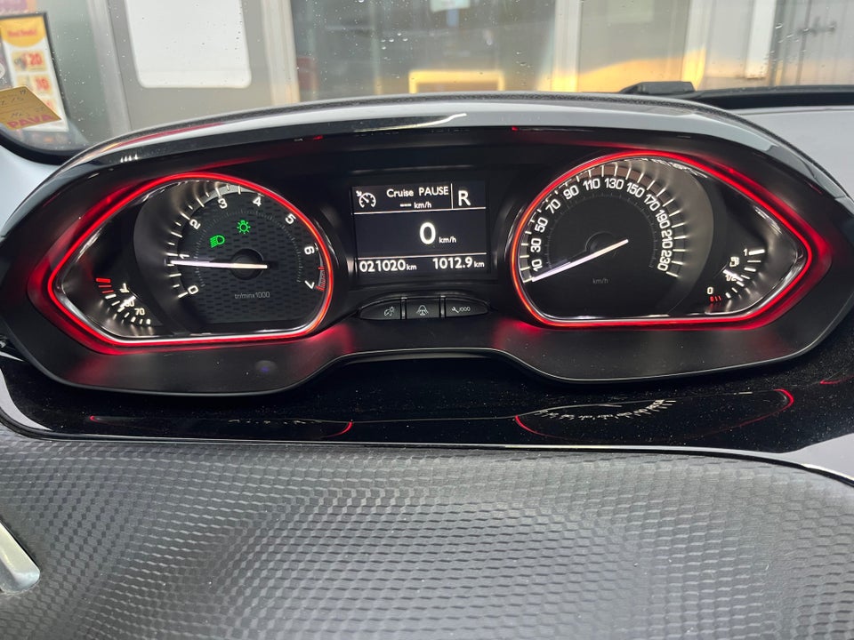 Peugeot 2008 1,2 PureTech 110 GT Line Sky EAT6 5d