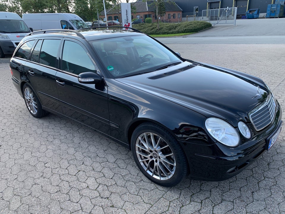 Mercedes E320 3,0 CDi Classic stc. aut. 5d