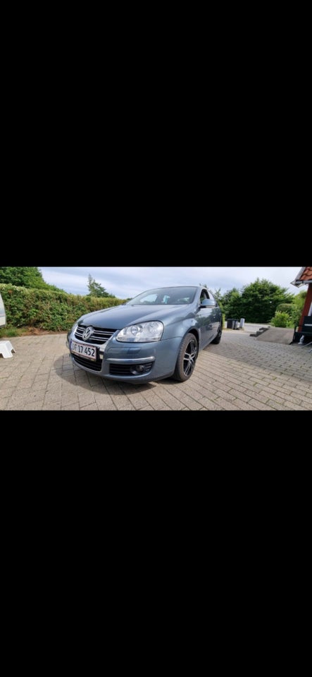 VW Jetta 2,0 TDi Sportline 4d