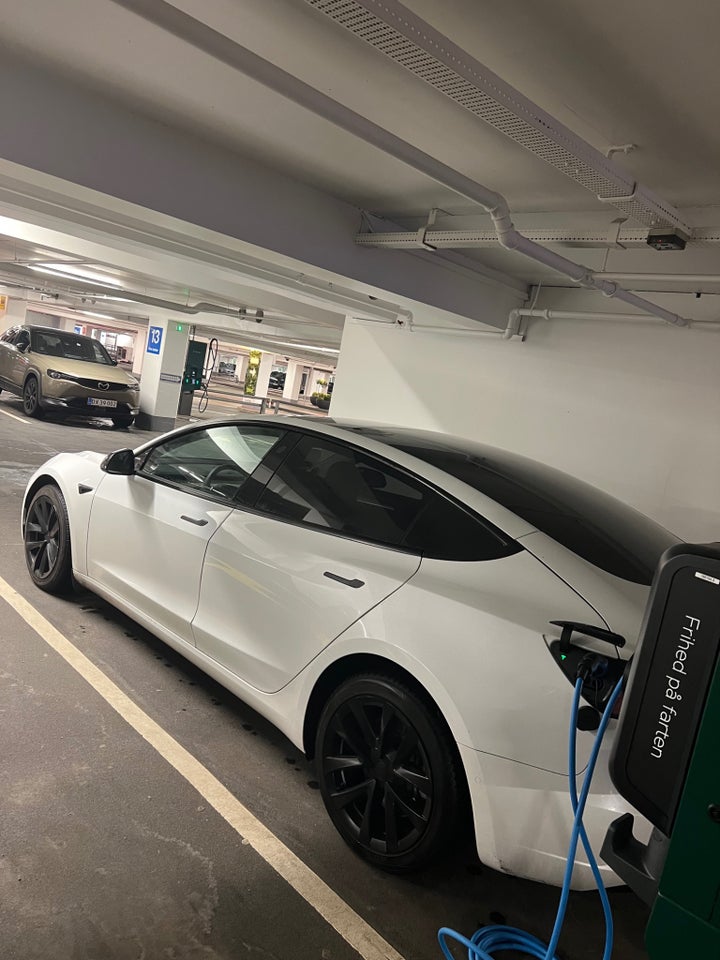 Tesla Model 3 RWD 4d