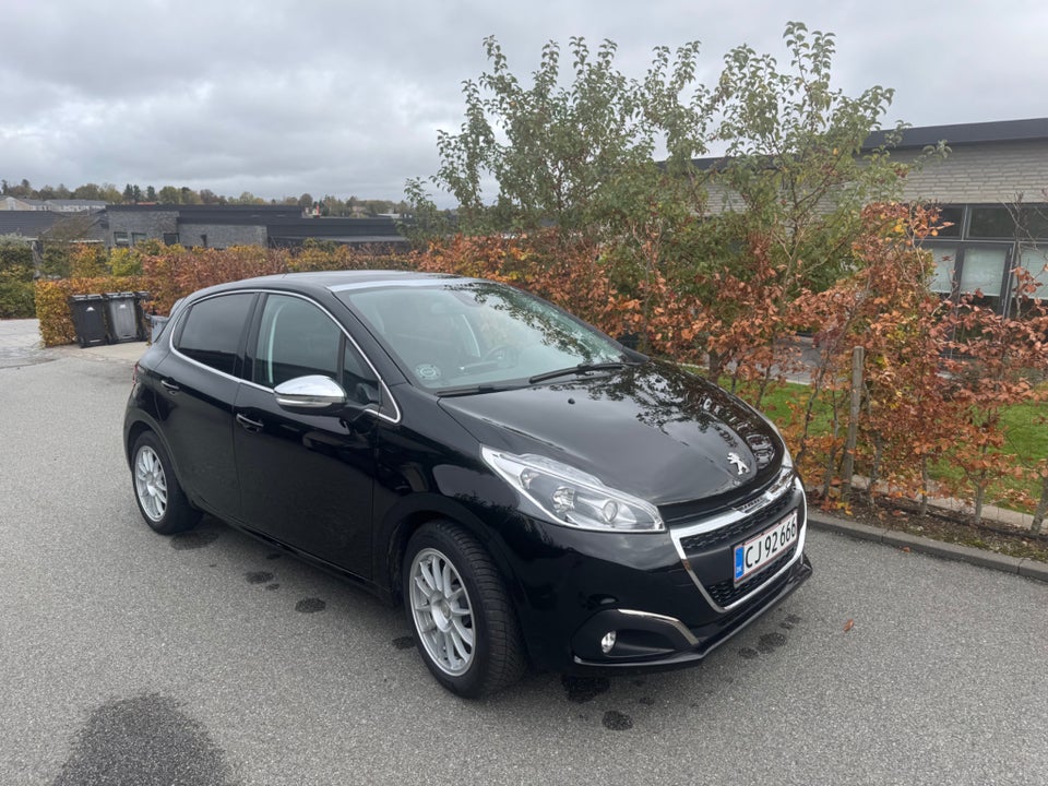 Peugeot 208 1,2 PureTech 82 Prestige 5d