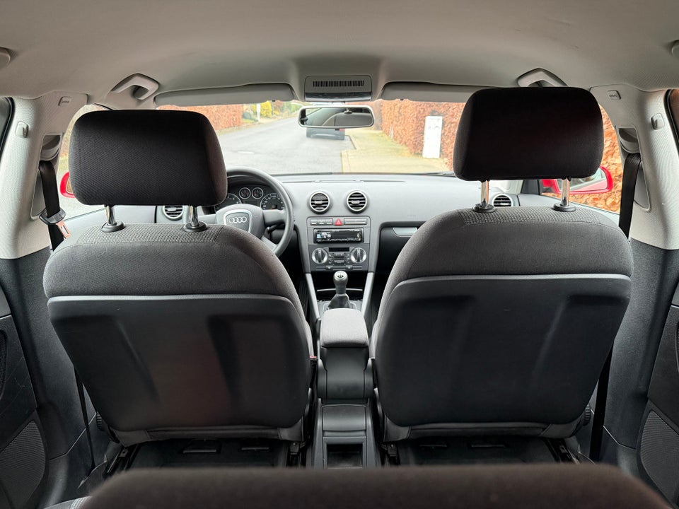 Audi A3 1,6 Ambiente Sportback 5d