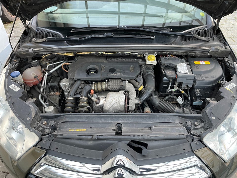 Citroën DS4 1,6 e-HDi 110 E6G 5d