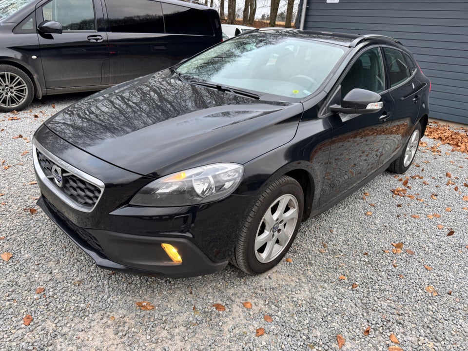 Volvo V40 CC 1,6 D2 115 Momentum 5d
