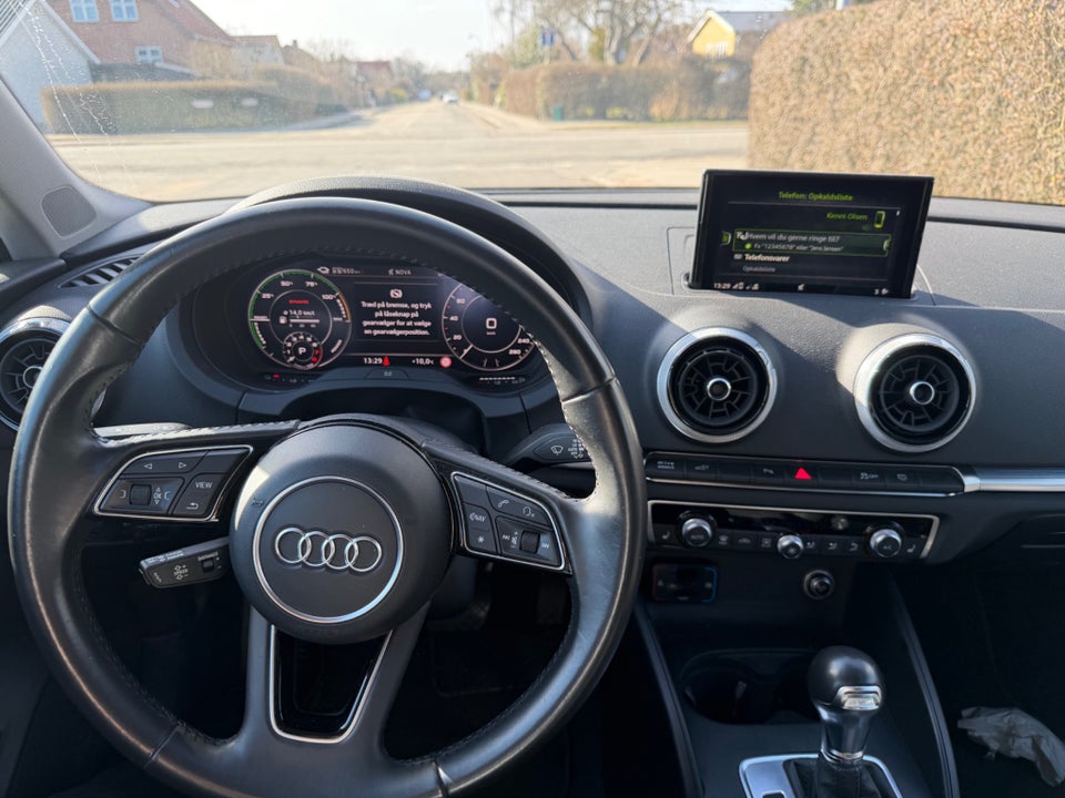 Audi A3 1,4 e-tron S-line Sportback S-tr. 5d