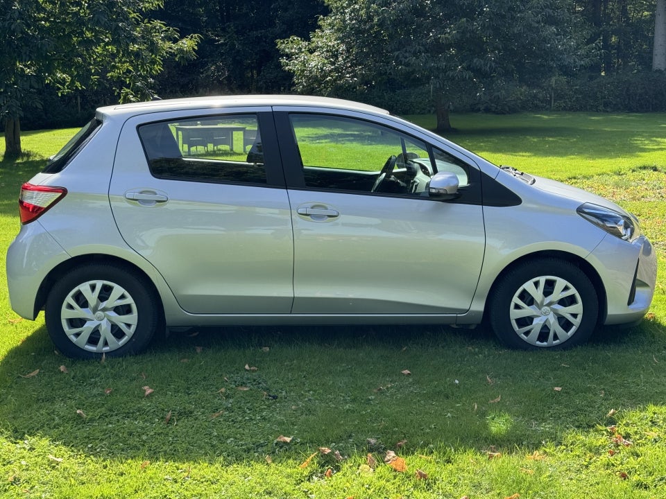 Toyota Yaris 1,0 VVT-i T2 5d