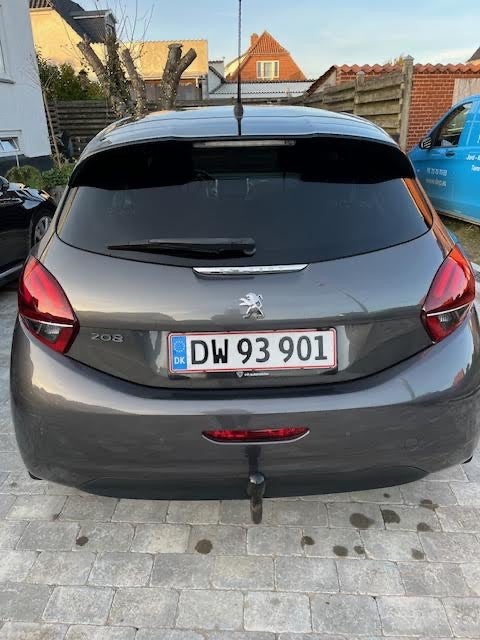 Peugeot 208 1,6 BlueHDi 100 Chili Sky 5d