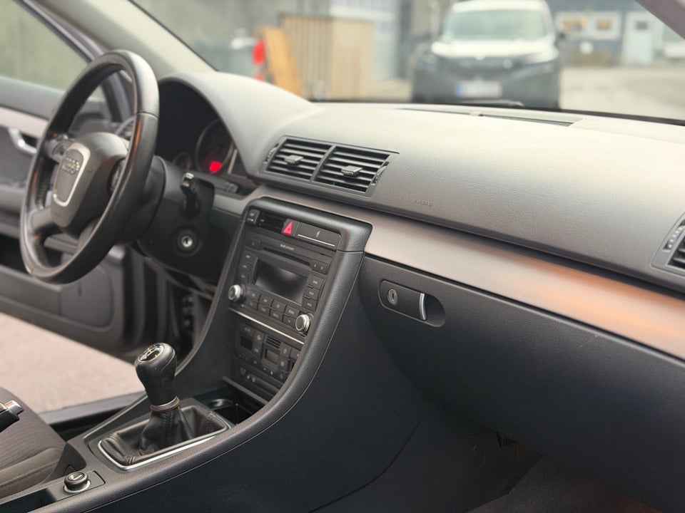 Audi A4 2,0 S-line Avant 5d