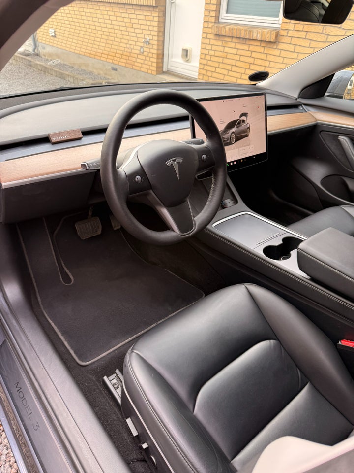 Tesla Model 3 Long Range AWD 4d