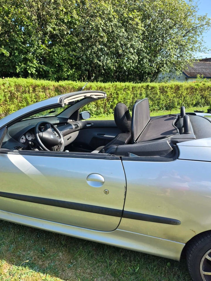 Peugeot 206 1,6 16V CC 2d