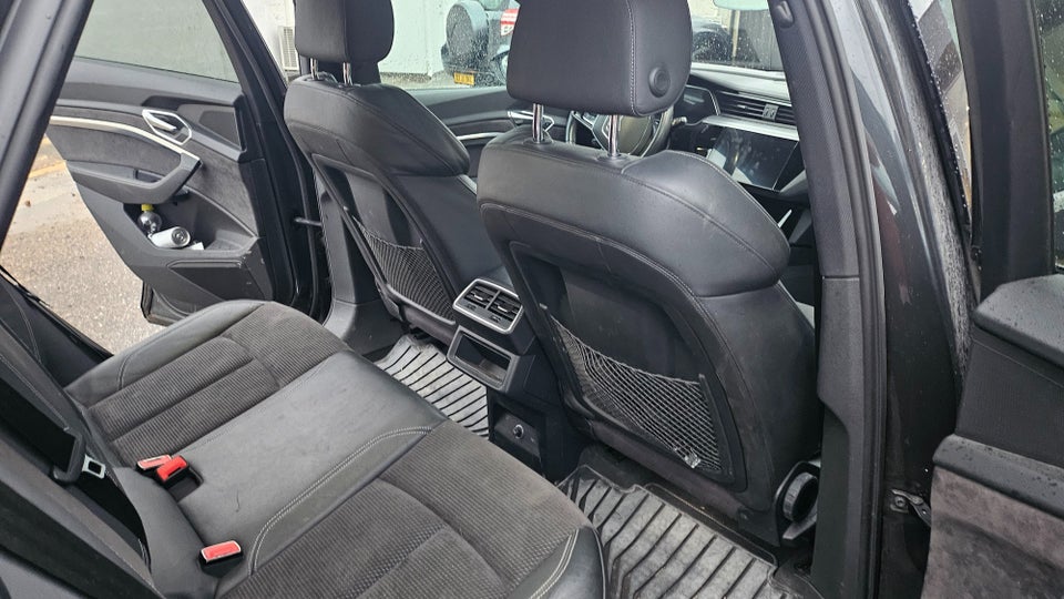 Audi e-tron 55 S-line quattro 5d