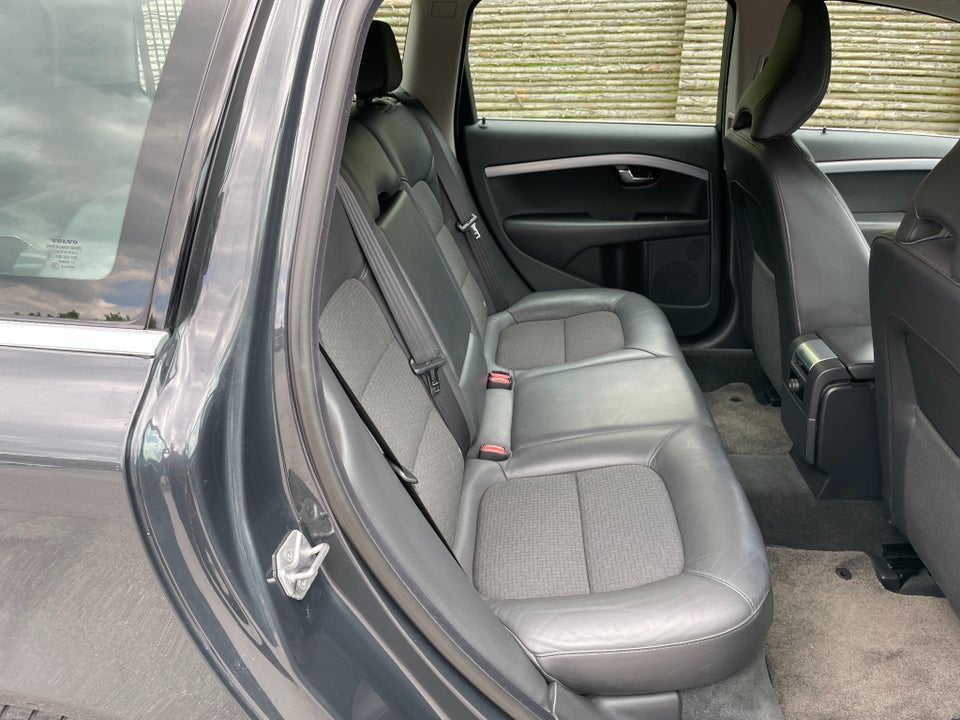 Volvo V70 2,0 T4 190 Momentum aut. 5d