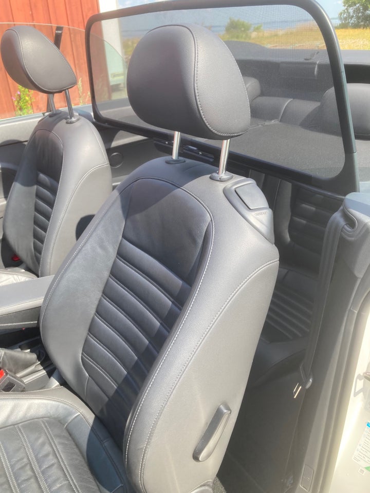 VW The Beetle 1,2 TSi 105 Design Cabriolet 2d