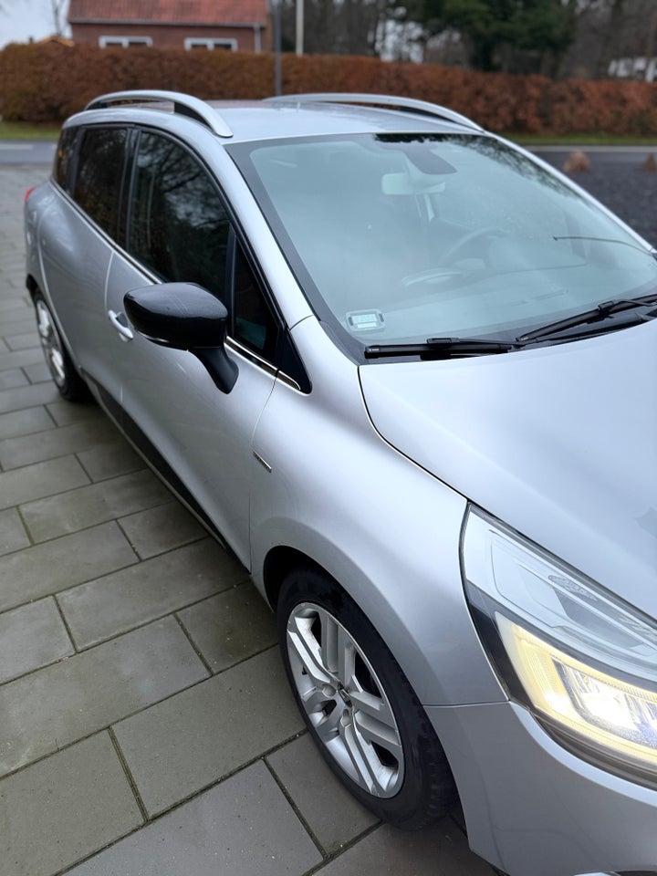 Renault Clio IV 1,5 dCi 90 Limited Sport Tourer 5d