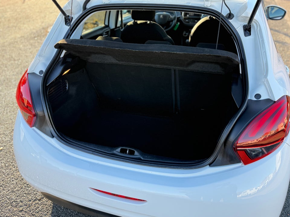 Peugeot 208 1,2 VTi 82 Active 5d