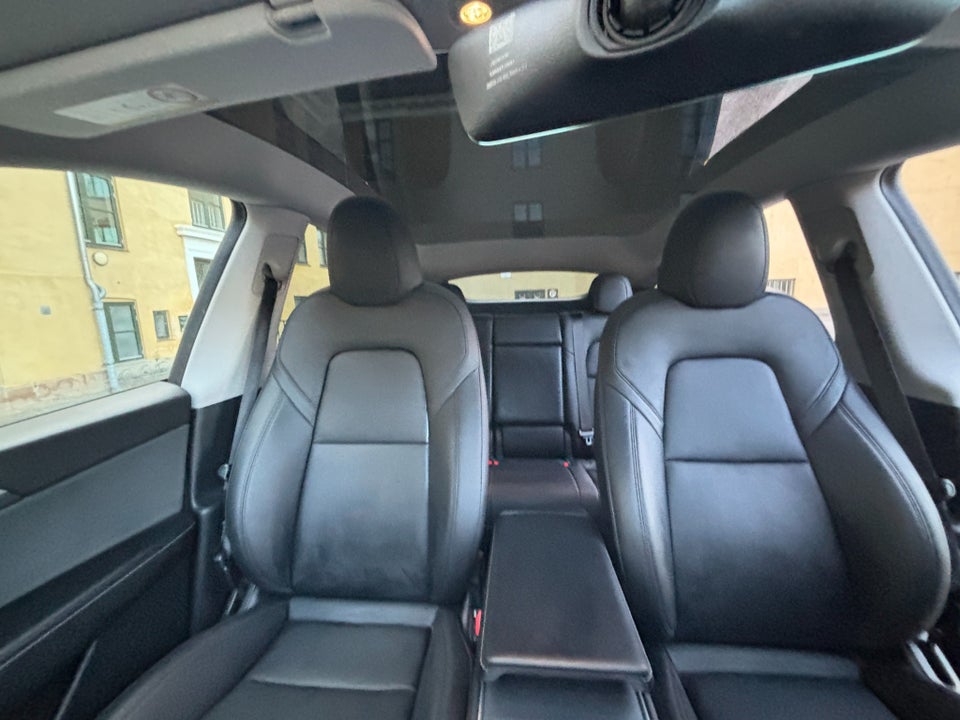 Tesla Model Y Long Range AWD 5d